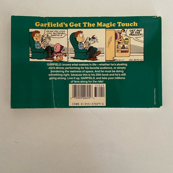 Garfield takes up space 20th paperback book - Picture 2 of 2